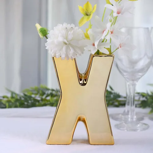 Vista 25 de Efavormart.com Maceta de cerámica chapada en oro brillante de 6" con escultura de letra B, florero para plantas de brotes, pieza central de mesa