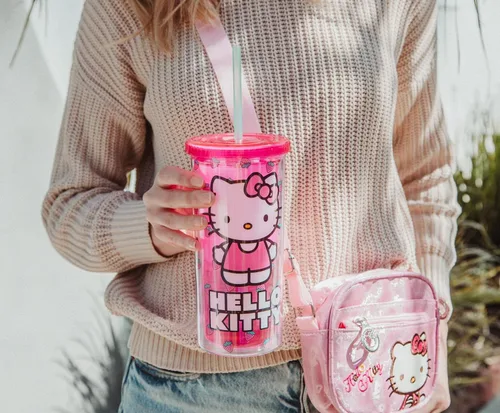 Vista 5 de Toynk Sanrio Hello Kitty Berry - Vaso de plástico para carnaval, vaso de viaje con tapa y popote reutilizable, capacidad para 20 onzas