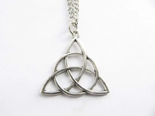 Vista 5 de Collar Colgante Triquetra Nudo Celta Plata Alternativa Pagan Encantado, Plata
