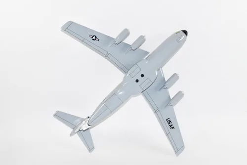 Vista 8 de Lockheed Martin® C-141a Starlifter, 438th Maw 30th MAS 66-0133, modelo a escala de caoba de 18