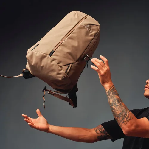 Vista 15 de Gregory Mochila de senderismo Outset Day, Desert Tan, Moderno