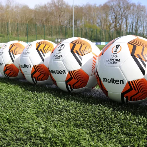 Vista 9 de Molten UEFA Europa League UEL - Balón de fútbol oficial UEL, color blanco/naranja/negro, modelo: 5000 'Match Ball', talla 5