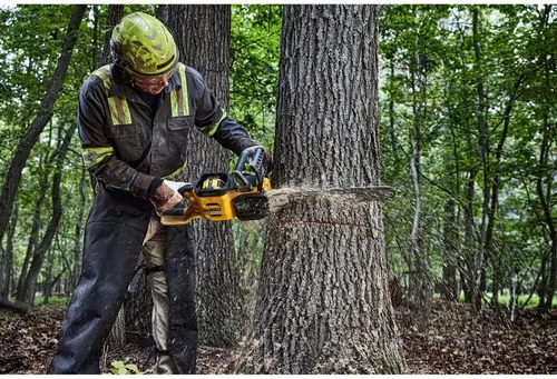 Vista 8 de DEWALT Motosierra sin escobillas FLEXVOLT de 60 V de 20 pulgadas - Herramienta desnuda (DCCS677B)