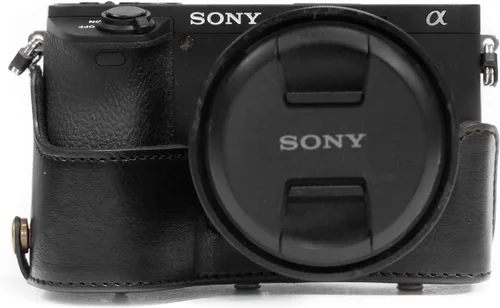 Vista 8 de MegaGear MG1014 Ever Ready Funda de cuero para cámara compatible con Sony Alpha A6500 (hasta 0.630-2.756 in) - Negro