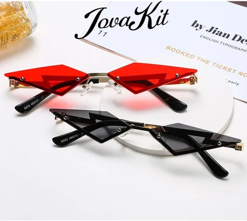 Vista 7 de JOVAKIT Gafas de sol sin montura para mujeres y hombres, gafas de sol de polígono de moda, marco de metal, gafas de fiesta rave de Halloween