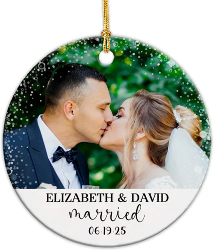 Vista 24 de Adorno de cerámica personalizable con texto en inglés «Our First Christmas Married», adorno de Navidad personalizado para el señor y la señora