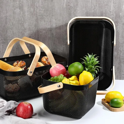 Vista 2 de Sadnyy 4 cestas de almacenamiento de malla de plástico para cosecha de jardín con mango de madera, contenedor de malla multifuncional para gabinete