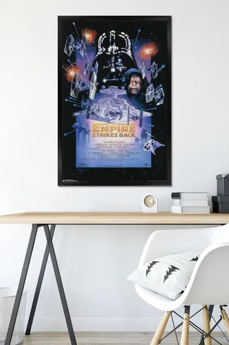Vista 6 de Star Wars: The Empire Strikes Back - Póster de pared de una hoja, 36 pulgadas de largo x 24 pulgadas, versión enmarcada en negro