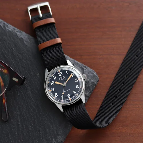 Vista 2 de KUOE Old Smith 90-002 No-Date, Automatic NH38 Movement, Navy, Replacement Belt Included