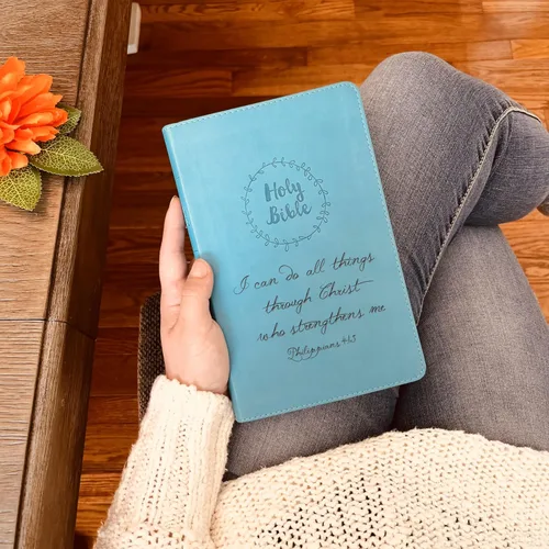 Vista 2 de Biblia NIV personalizada: Crea tu propio diseño grabado personalizado con un diseñador, Biblia Sagrada NIV Value Thinline Azul Nueva Versión