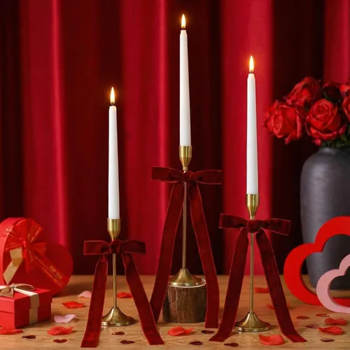 Vista 6 de Amyhill 3 juegos de portavelas de lazo navideño con vela LED y lazos rojos de terciopelo, portavelas dorados de metal para Navidad, portavelas