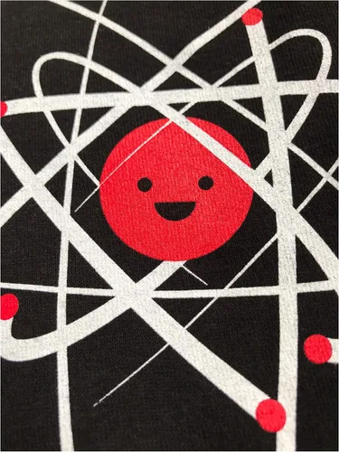Vista 4 de Never Trust an Atom, They Make Up Everything Camiseta unisex de ciencia divertida