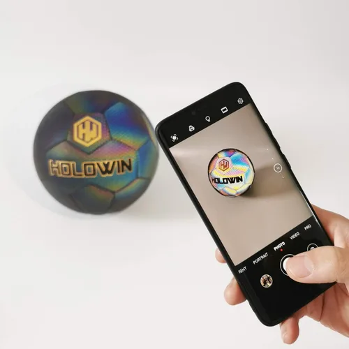 Vista 6 de HOLOWIN - Balón de fútbol holográfico luminoso para juegos nocturnos y entrenamiento, que brilla en la oscuridad con luz reflectante con flash
