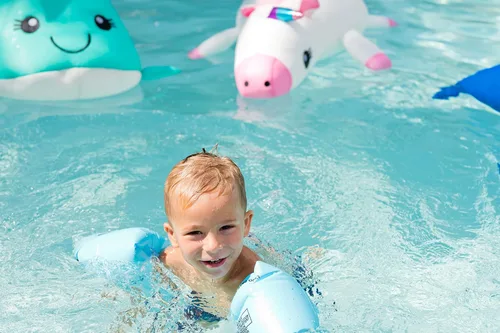 Vista 6 de Posh Creations Flotadores flotantes de animales y fideos con EPS para niños, adolescentes y adultos, cómodo flotador de piscina de peluche