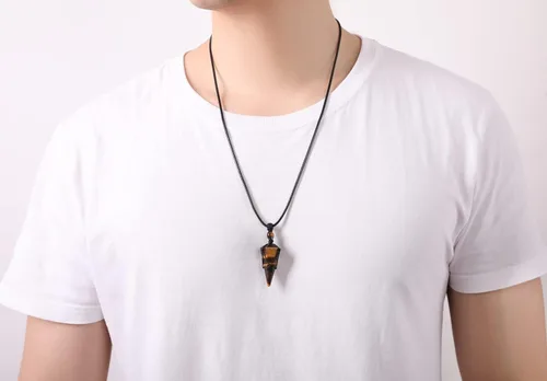 Vista 4 de XIANNVXI collar de piedras preciosas de cristal curativo con colgante de pirámide y cadena ajustable, joyería de cuarzo natural reiki para hombres