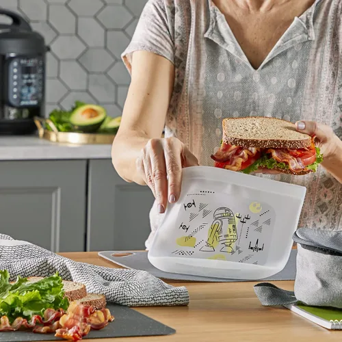 Vista 9 de Pyrex Juego de almacenamiento de silicona platino de 4 piezas, 2 bolsas de sándwich reutilizables, 2 bolsas reutilizables de medio galón,