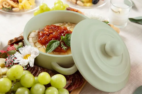 Vista 8 de Plato y calentador de queso Brie de gres con tapa, apto para horno, ideal para tabla de embutidos y accesorios de mesa de pastoreo, perfecto
