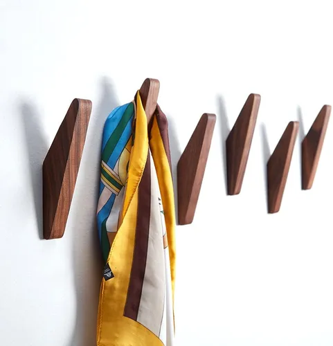 Vista 8 de Paquete de 6 ganchos de pared de madera, ganchos de roble para abrigos, diseño minimalista, resistente para bata, colgador de ropa de madera