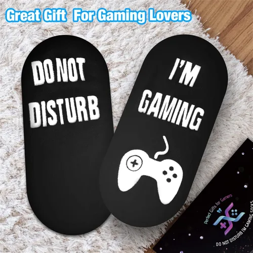 Vista 2 de QAPIZM Calcetines de juegos Do Not Disturb, calcetines para jugadores, regalos divertidos para adolescentes, niños, hombres, mujeres, padre, papá