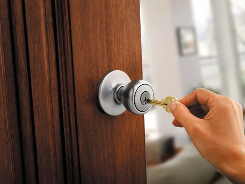 Vista 7 de Kwikset picaporte cromado con cerradura