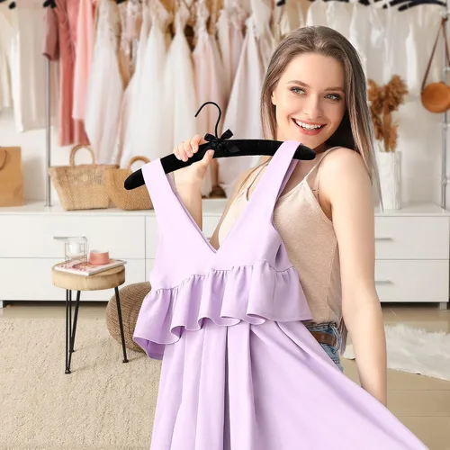 Vista 6 de JS Hanger Percha acolchada para suéteres, perchas extra grandes de 17 pulgadas con cubierta de satén, sin protuberancias de hombro para ropa