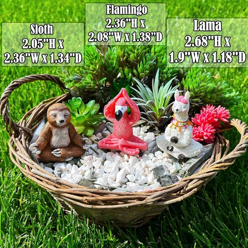 Vista 2 de Mood Lab Figuras de jardín – Juego de flamenco, llama y perezoso (3 piezas) en postura de meditación de yoga – Estatuas decorativas en miniatura