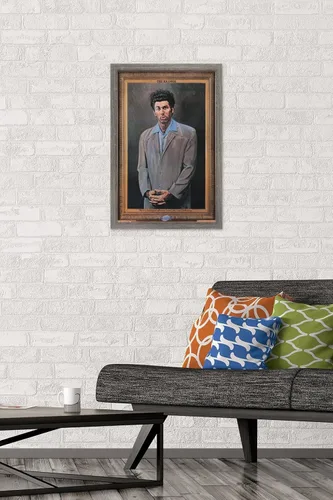 Vista 2 de Trends International Seinfeld - Póster de pared Kramer, 14.725 x 22.375 pulgadas, versión enmarcada de madera de granero Versión enmarcada Barnwood