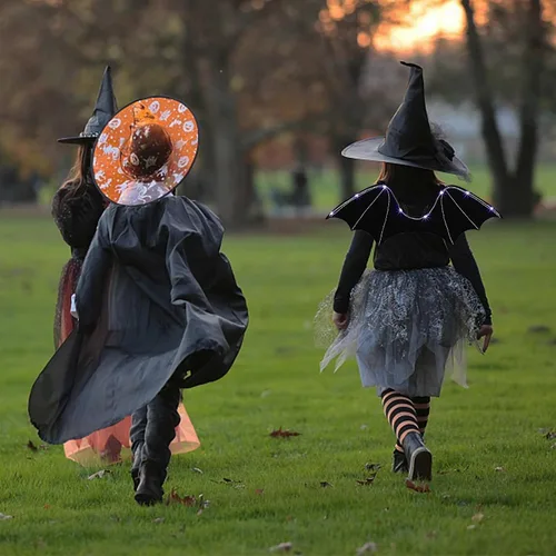 Vista 7 de Lulu Home Bat Wings for Kids, Black Wings for Halloween Costume Vampire Witch Dress Up Role Play Props Party Decoration