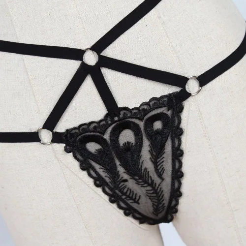 Vista 6 de Tangas sexis para mujer, ropa interior traviesa para sexo bragas con tiras recortadas en T, braga de arneses de bondage, lencería atrevida