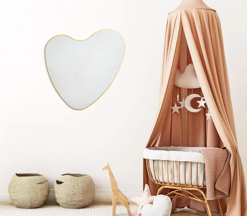 Vista 6 de Espejo de pared de corazón irregular Bonita forma dibujada a mano Elegante borde de latón sin marco Decoración moderna del hogar