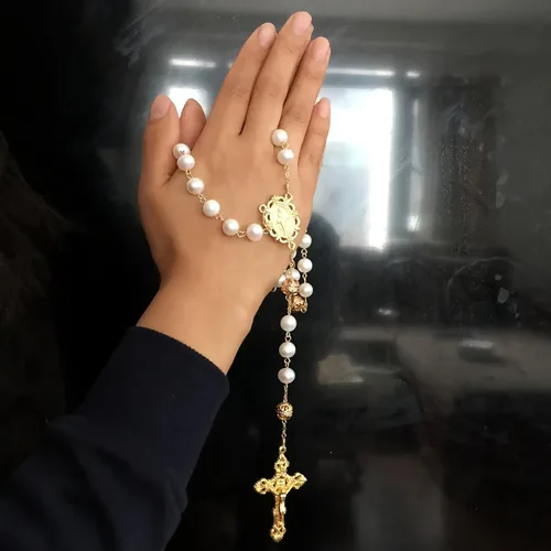 Vista 5 de Collar de cruz de rosario católico de perlas de oro rosa con perlas blancas, elegantmedical