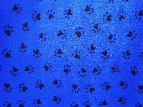 Vista 5 de Tela de invierno con estampado de forro polar, multicolor, diferentes tamaños, 58 pulgadas de ancho, se vende por yarda (negro, variedad de patas)
