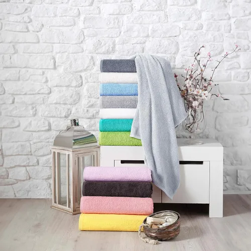Vista 4 de Towels Beyond - Juego de 2 toallas de baño ultrasuaves de alta calidad, fabricadas con 100% algodón suave, altamente absorbentes y cómodas, ideal