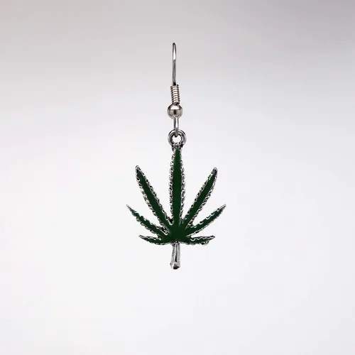 Vista 5 de Aretes colgantes de hojas de marihuana con esmalte verde sobre peltre, Metal Esmalte