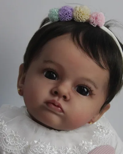 Vista 2 de Muñecas realistas de bebé Reborn de 24 pulgadas, piel oscura, niña negra que se ven real, cuerpo suave, bebé recién nacido, de silicona, linda