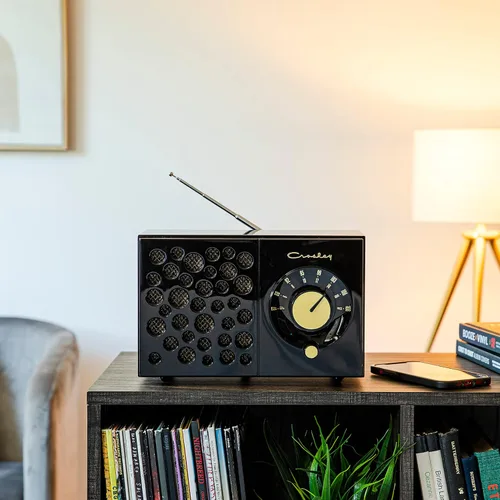 Vista 9 de Crosley CR3042A-BK Maverick Radio AM/FM portátil con receptor Bluetooth, color negro