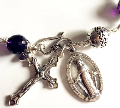 Vista 5 de Eleganantmedical Hecho a mano natural 10MM amatista cristal Bali cuentas de plata de ley Cruz rosario católico pulsera regalo caja