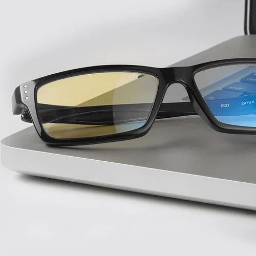 Vista 9 de GUNNAR - Gafas Premium para Juegos y Computadora - Bloquea la Luz Azul - Riot