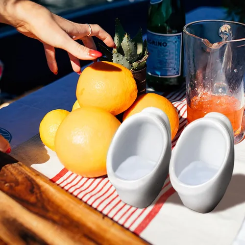 Vista 5 de Extguds Vasos de Chupito Divertidos con Forma de Orinal: Regalos Novedosos y Divertidos de Elefante Blanco para Intercambio de Fiesta Yankee