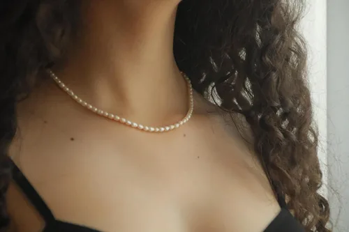 Vista 14 de Collar de hija relleno de oro de mamá o papá, collar clásico de perlas blancas con mensaje significativo, listo para regalar