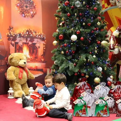 Vista 7 de Bolsas de regalo de Navidad con cordón, 20 bolsas de Navidad de varios tamaños para regalos, bolsas de plástico a granel, bolsas de regalo