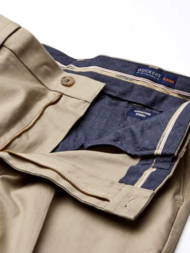 Vista 4 de Dockers Big & Tall Classic Fit Signature Khaki Lux Pantalones elásticos de algodón
