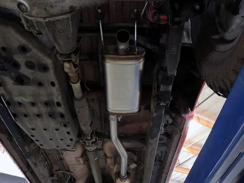 Vista 4 de aFe Power 49-46049 ROCK BASHER Sistema de Escape Cat-Back, 2-1/2", acero inoxidable 409