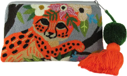 Vista 4 de Wayuu tapestry animal print clutch handmade by indigenous from Colombia punch needle crochet