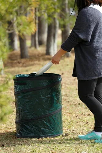 Vista 6 de Coghlan's - Bote de basura para campamento desplegable, pequeño Verde