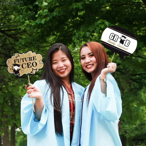 Vista 3 de KatchOn, Gnomos - Accesorios para cabina de fotos de graduación 2024 – Paquete de 25 Accesorios de fotos de graduación negros y dorados 2025