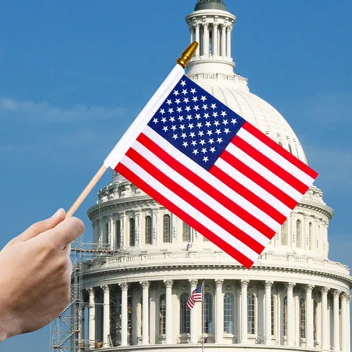 Vista 8 de HOOSUN 50 banderas americanas pequeñas en palo, decoraciones del 4 de julio, bandera de Estados Unidos pequeña en palo, mini banderas