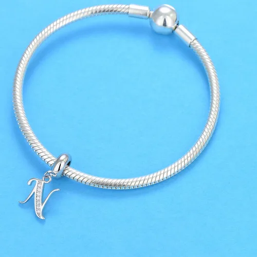 Vista 3 de Abalorio de plata de ley 925 con letras de la A a la Z, dije de letras K, dije de aniversario de Navidad para pulsera de abalorios