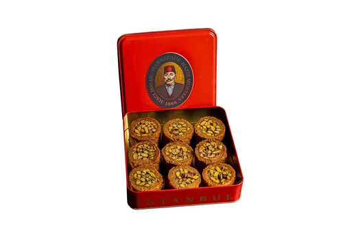 Vista 31 de Hafiz Mustafa 1864 Istanbul Baklava - Caja de pastelería - Bocadillos de postre de Baklava horneados hechos de hojas de masa filo fresca, pistacho