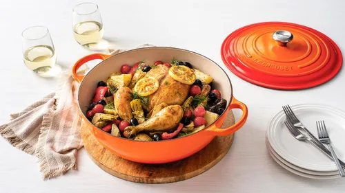 Vista 6 de Le Creuset Signature - Horno de chef de hierro fundido, 7.5 cuartos de galón, Oyster Ostra